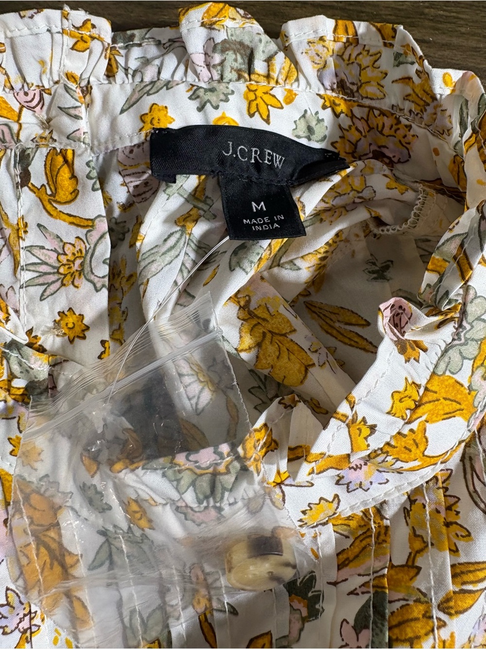 NWOT J. Crew Pintuck Cotton Poplin Top in Sunny Blooms Size Medium - Picture 4 of 10
